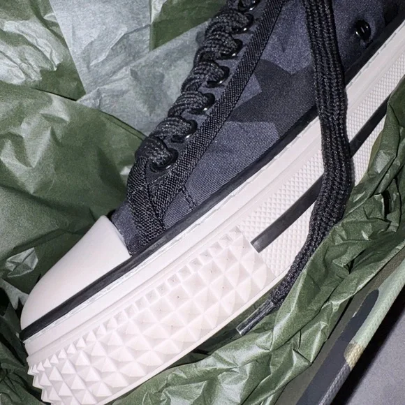 Valentino Garavani  black and white studded shoes - Picture 6 of 8